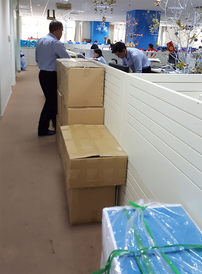 Mọi hàng hóa của khách hàng được đóng gói kĩ trước khi chuyển dọn