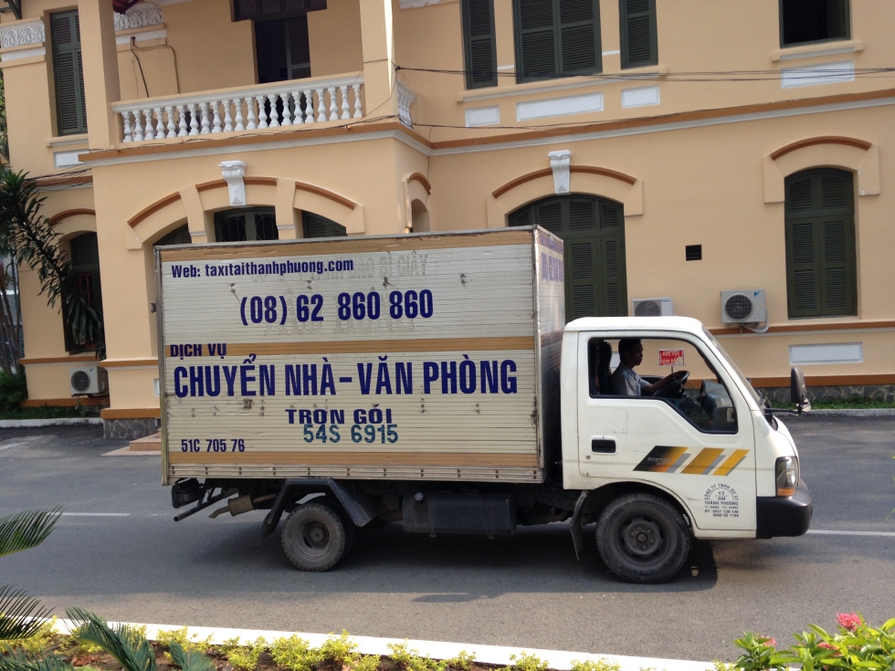 Xe taxi tải dịch vụ chuyển nhà quận 2 tại công ty Thành Phương